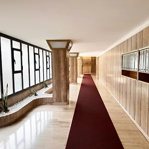 Ihost - Bergamo 12 , Milano Italia